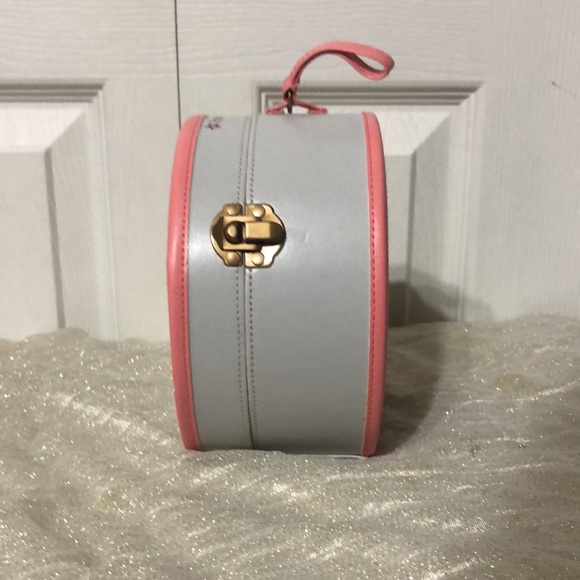 RETIRED American Girl Isabelle Girl of the Year 2014 Dance Case 18 inch doll - Picture 4 of 14